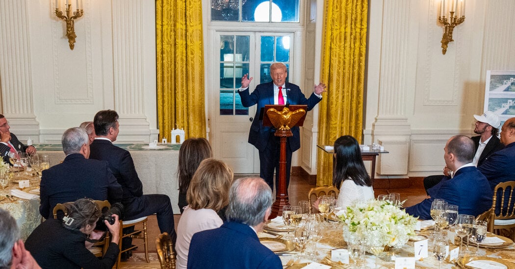 Featured image for Trump Hosts Gala Dinner for Wealthy Donors at the White House