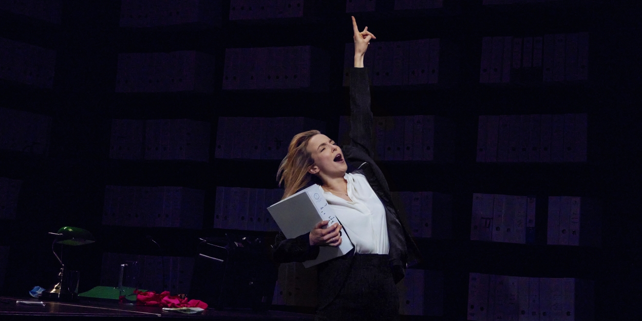 Jodie Comer shines in Broadway debut as lawyer defending rapists in "Prima Facie"