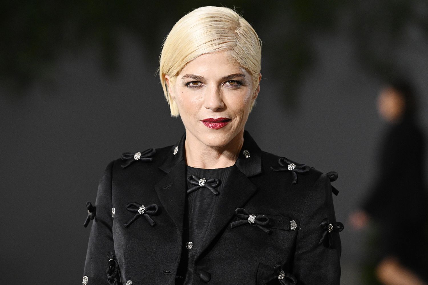 Featured image for "Selma Blair Issues Apology for Islamophobic Comments"