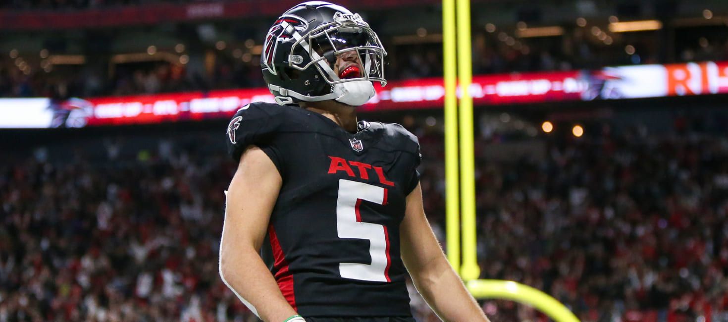 Featured image for 2025 Fantasy Football: Rankings, Sleepers, and Draft Strategies