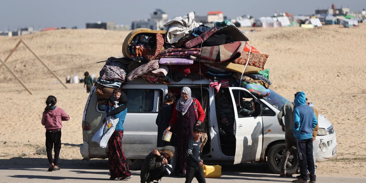 "Gaza's Humanitarian Crisis: Shrinking Territory, Soaring Death Toll, and Looming Famine"
