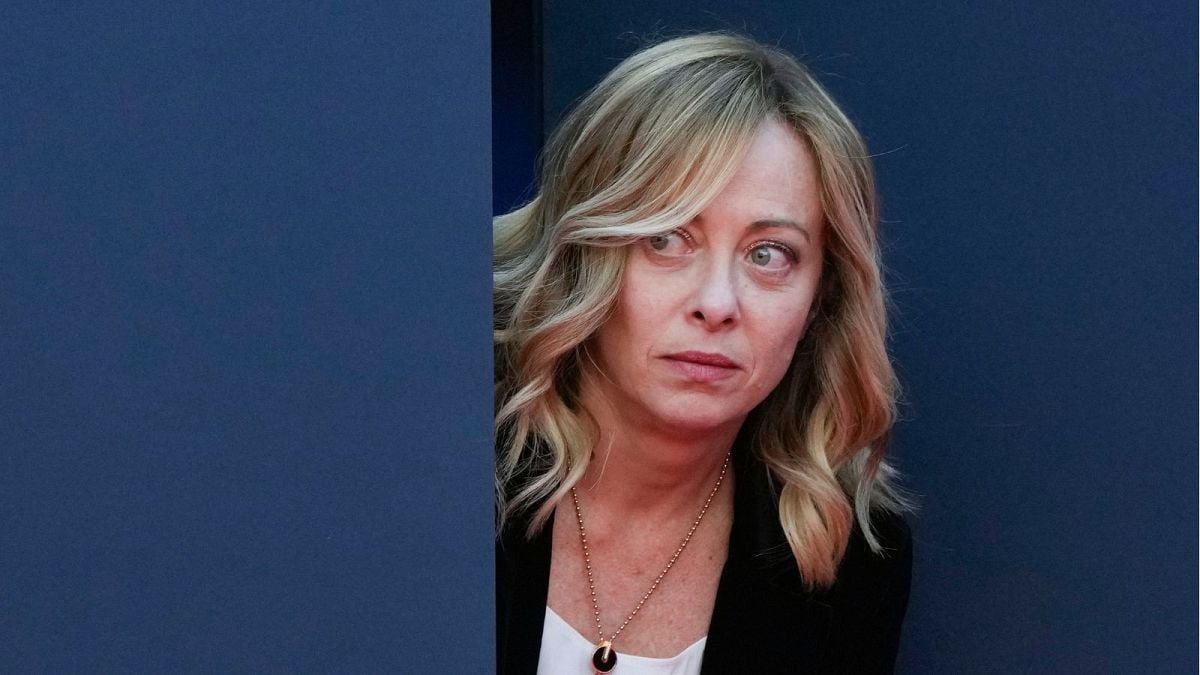 "Italian MP's New Year's Eve Gun Mishap Sparks Outcry and Investigation"