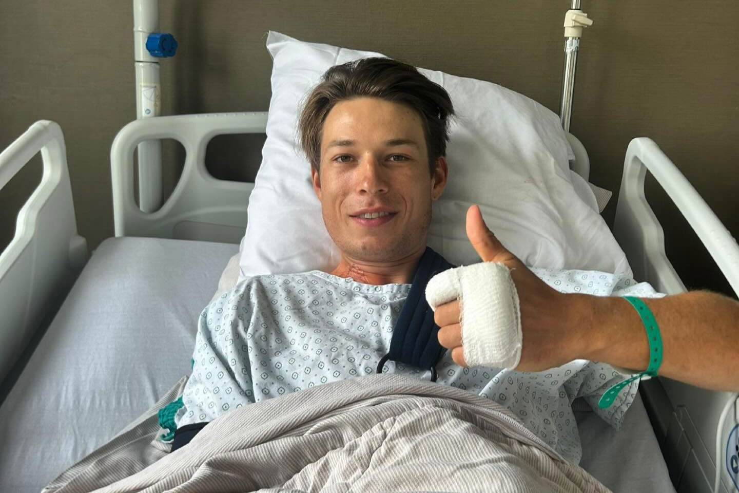 Featured image for Jasper Philipsen Withdraws from Tour de France After Collarbone Surgery