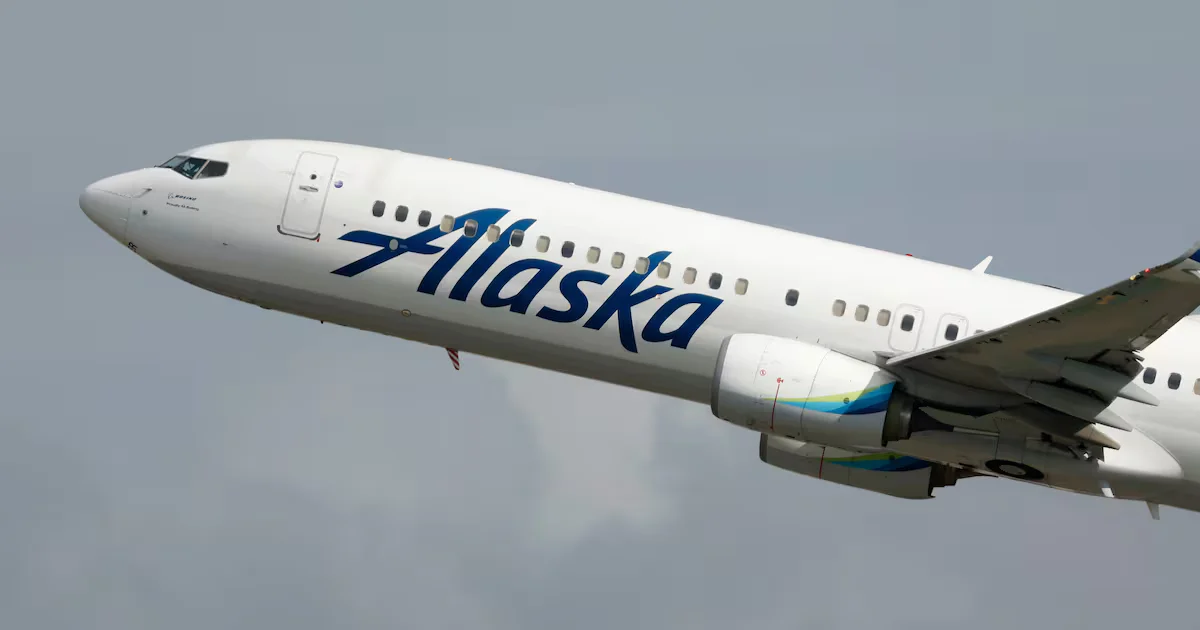 Newark Runway Near-Miss: Planes Skim Past Each Other by 300 Feet