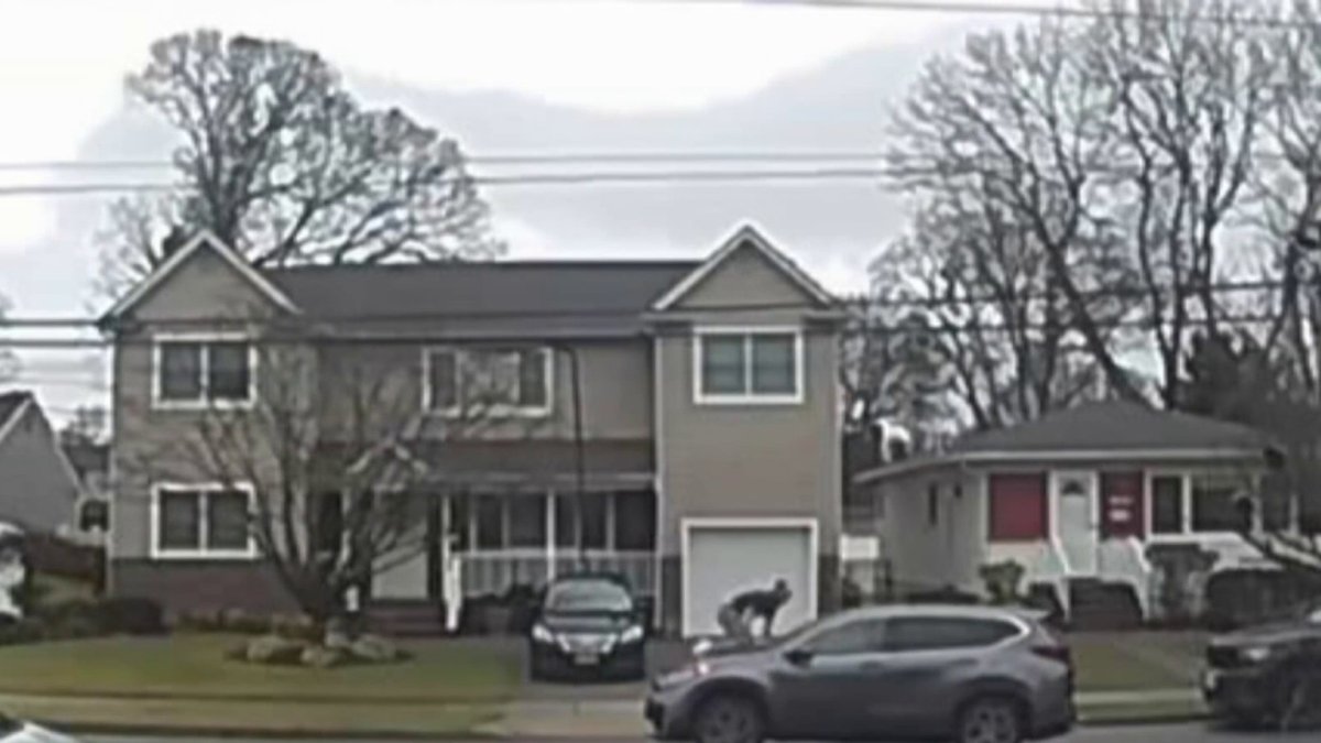 Featured image for Man foils Rolex thief in daring car hood jump during Facebook Marketplace sale gone wrong