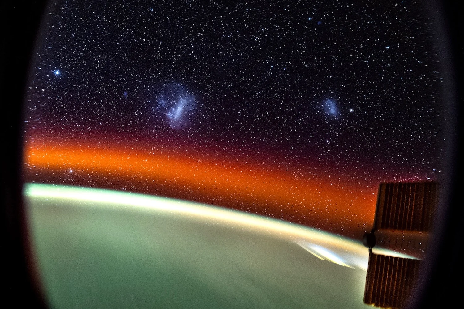 Astronaut's Stunning Galactic Snapshot from ISS
