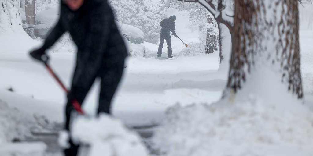 "Winter Weather Alert: Freezing Rain and Snow Hits Northeast and Southeast Regions"
