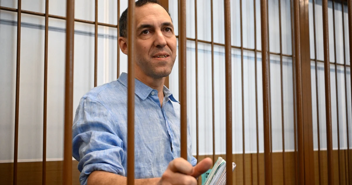 Featured image for Russia Proposes Deal to France Over Jailed Researcher