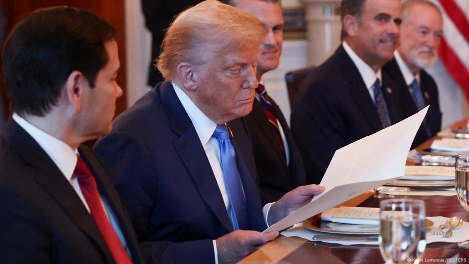 Trump Criticizes Putin Amid U.S. Ukraine Weapon Policy Shifts