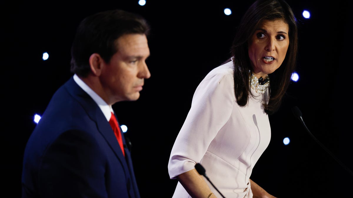 "Trump Maintains Lead as Haley Gains Ground in GOP Race"