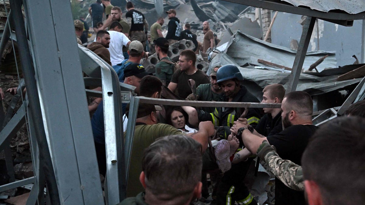 "Unveiling the Details: Live Updates on Ukraine-Russia War and Coup"