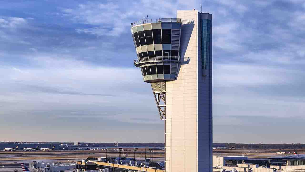 Aviation Safety at Risk: FAA Urged to Address Staffing and Technology Issues