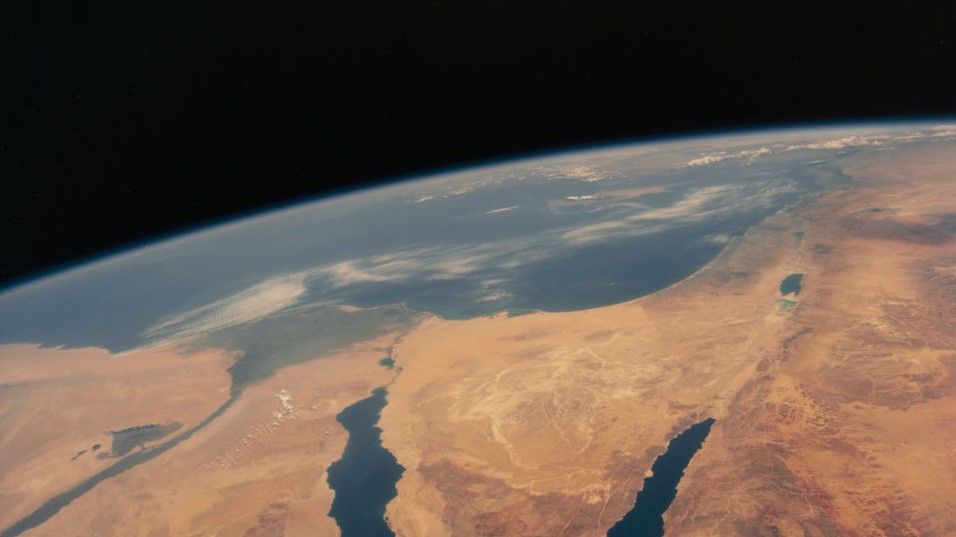 Featured image for Human activity alters Earth's tilt by over 30 inches.