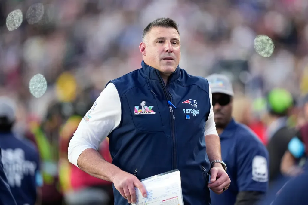 Patriots ride late free-agent surge to bolster line and receiving corps