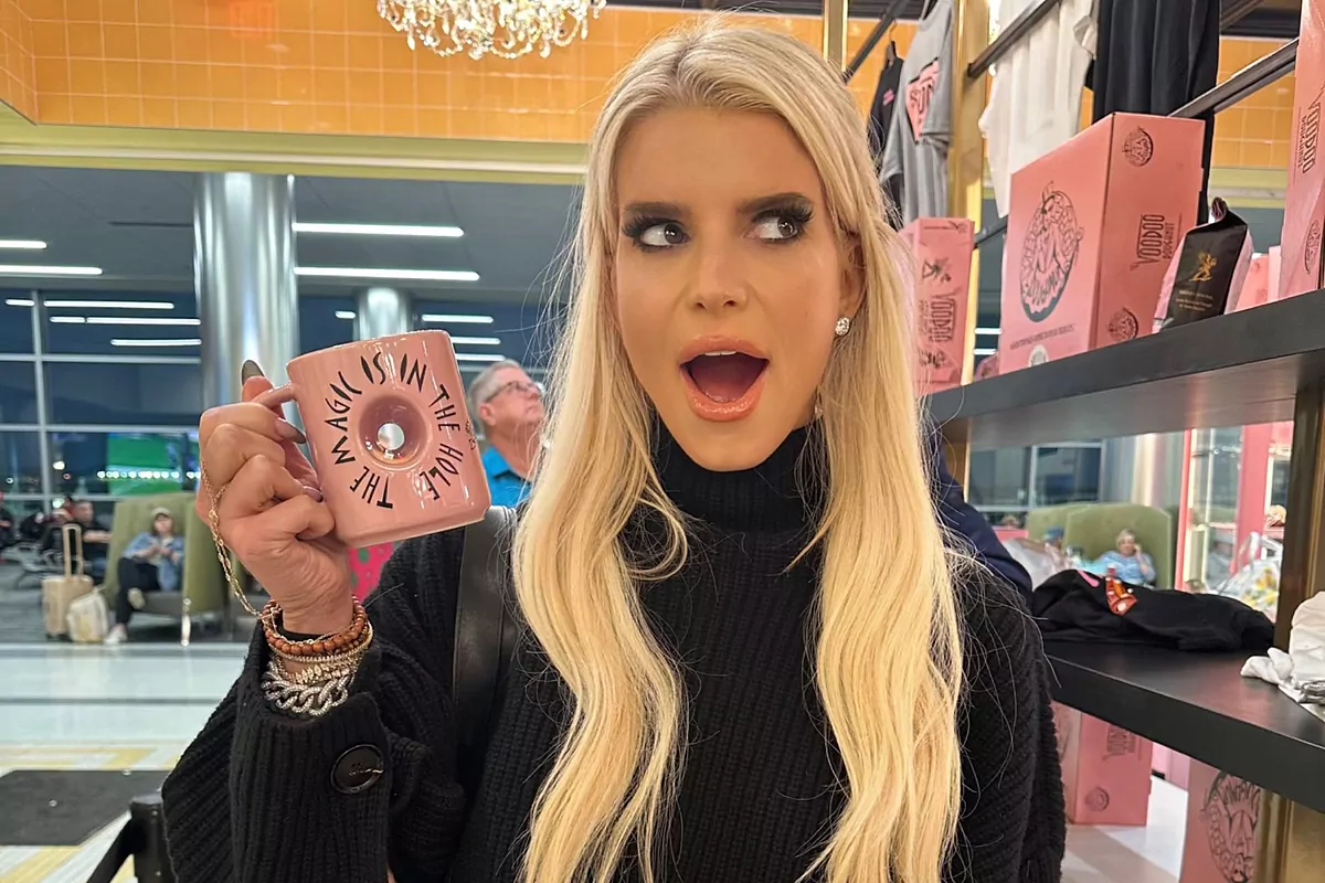 "Jessica Simpson's Powerful Transformation: 6 Years of Sobriety Captured in Before-and-After Photo"
