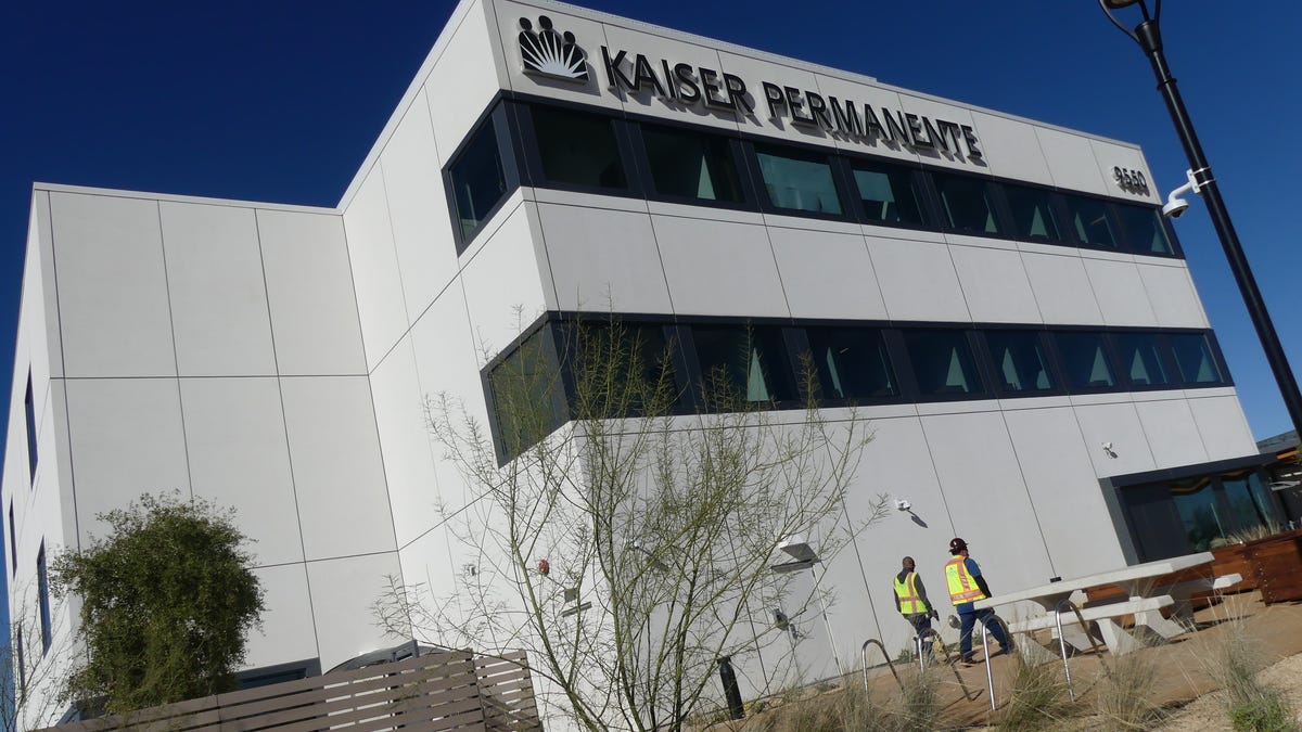 Featured image for Kaiser Permanente Workers Vote to Strike in Multiple States