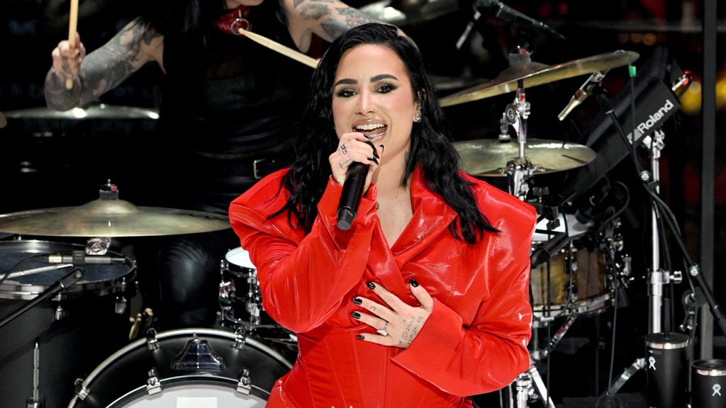 "Demi Lovato's Heartfelt Performance for Cardiovascular Health"