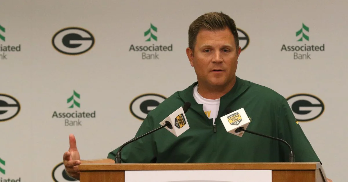 "Rodgers trade talks and Jets' expectations dominate NFL headlines"