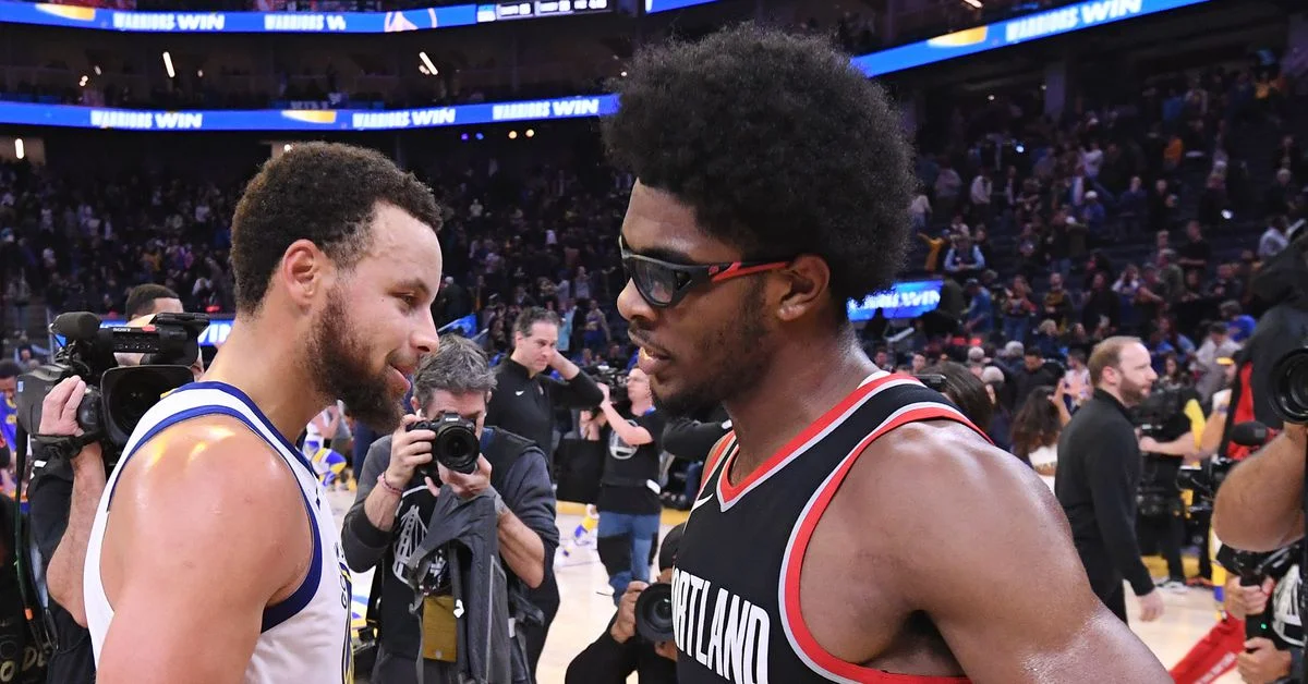 "Warriors Edge Trail Blazers in Hard-Fought Battle"