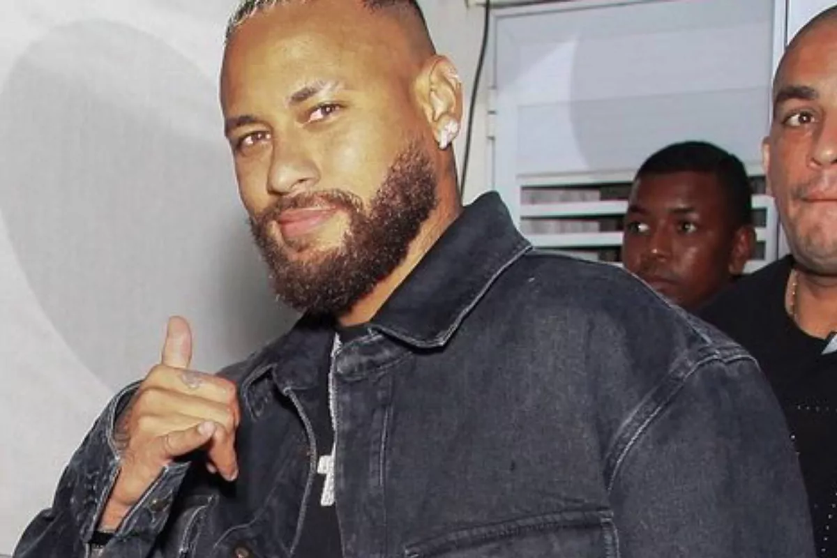 Featured image for Neymar's Controversial Physical Transformation: Weight Gain During Injury Period