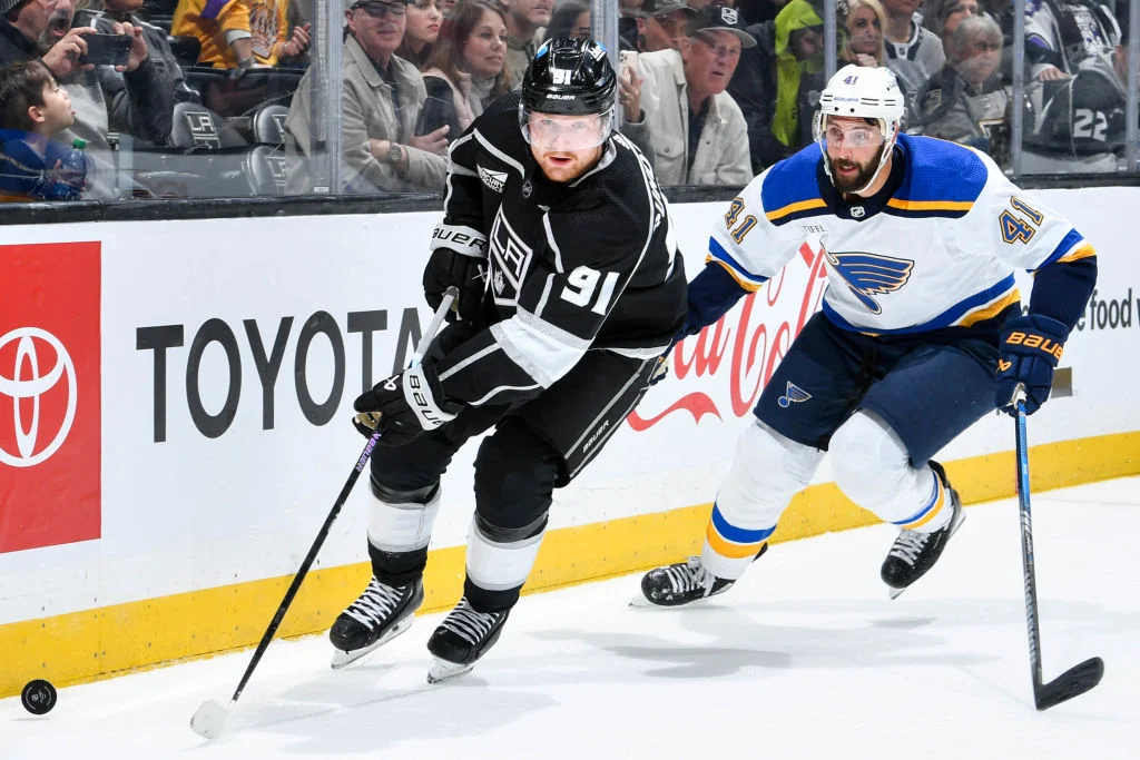 Kings Dominate Blues with 5-1 Victory