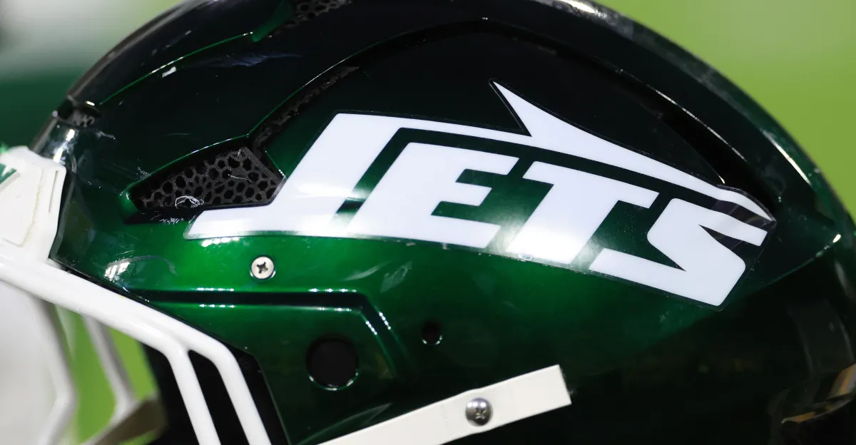 Featured image for Jets reverse decision, allow fan to compete in $100K field-goal challenge