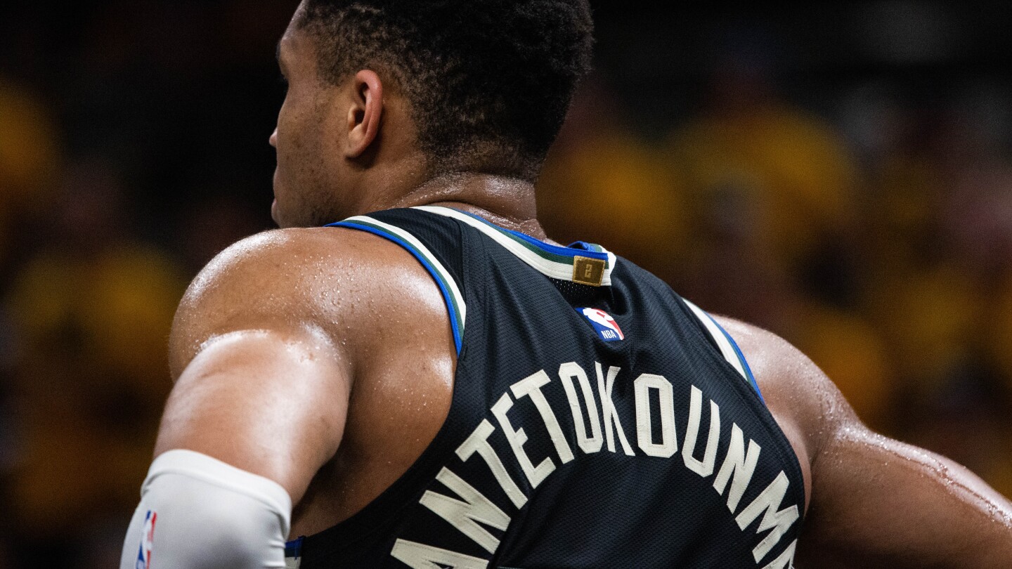 Featured image for Raptors Eyeing Giannis Antetokounmpo Amid NBA Trade Rumors