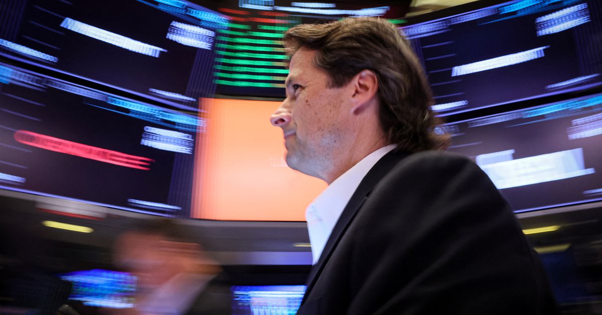 Investors Pull Record Amount from Stocks Amid Rate Concerns