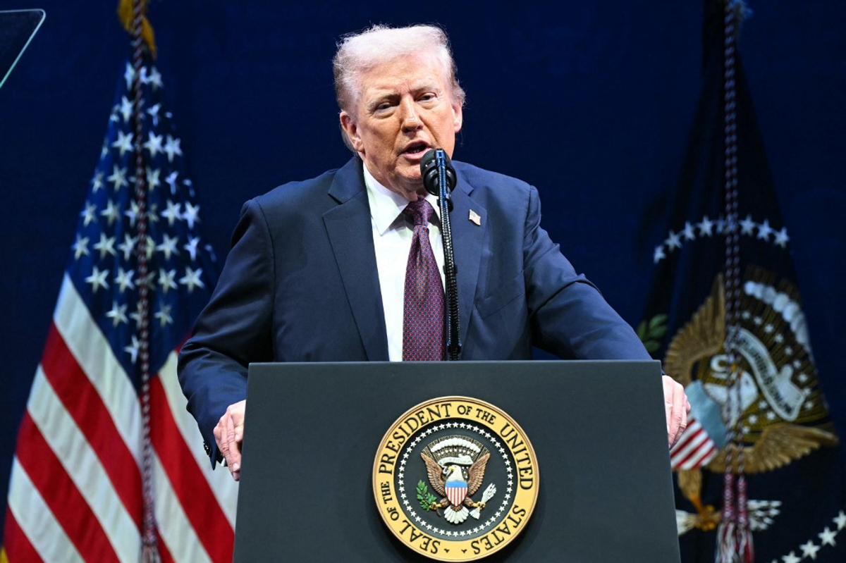 Featured image for Trump Pressures NATO and EU to Halt Russian Oil Purchases Before Sanctions