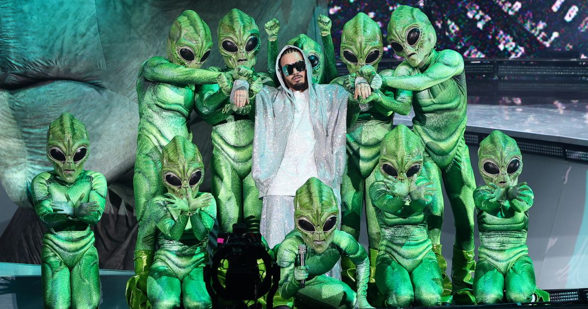 Featured image for "Coachella 2024: Taylor Swift, Fashion, and Festival Highlights"