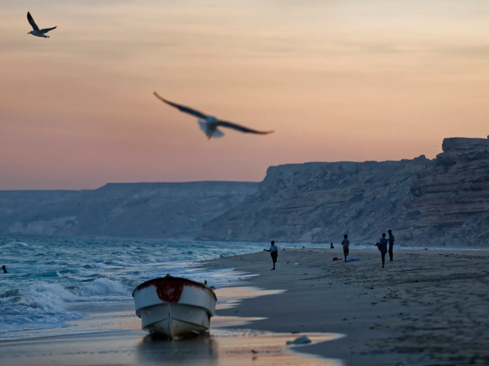EU Naval Forces Rescues Tanker and Crew Amid Somali Pirate Attacks
