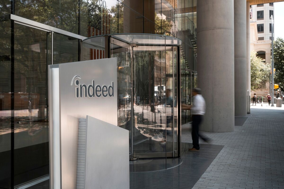 Featured image for Indeed and Glassdoor to Cut 1,300 Jobs Amid AI Integration