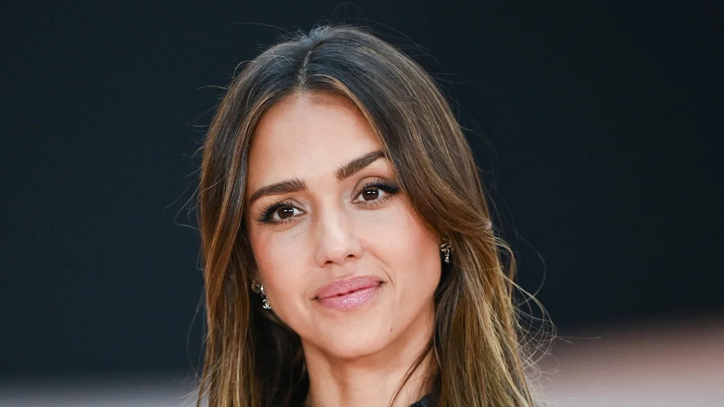 Vegas Night Photo Sparks Burrow-Alba Romance Buzz, But TMZ Says No Romance