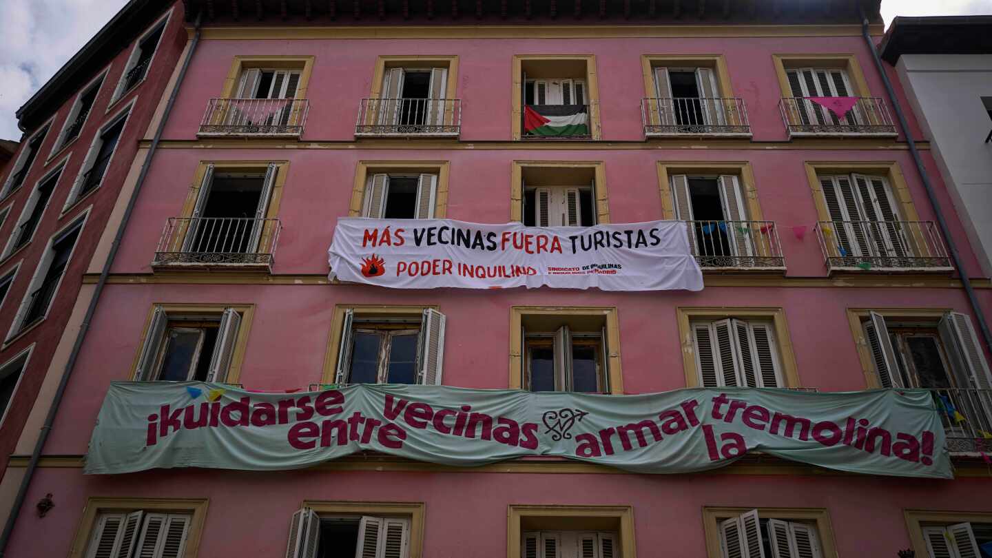 Featured image for Spain penalizes Airbnb with $75 million fine for unlicensed rentals