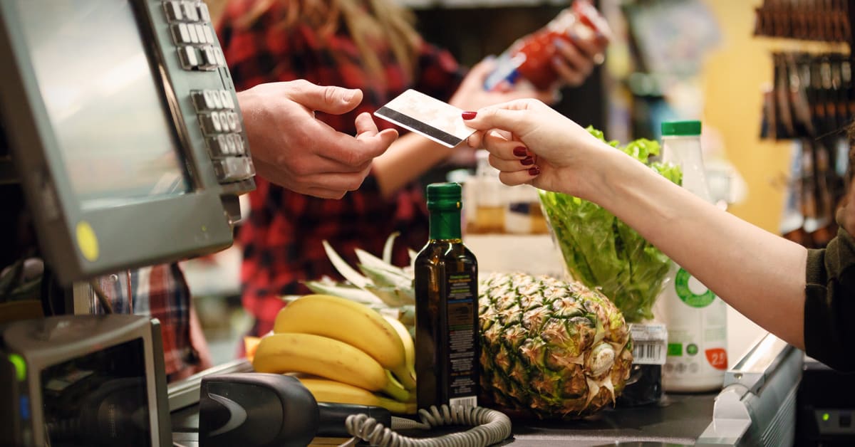 Featured image for Safeway and Albertsons Workers Launch Strikes in Multiple Cities