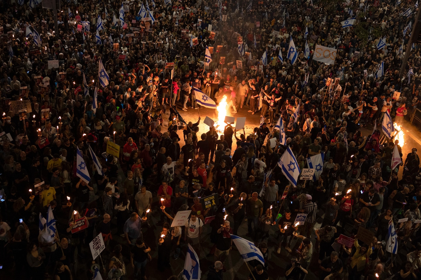 "Israeli Protests Escalate Demands for Netanyahu's Resignation Amid Hostage Crisis and Gaza War"