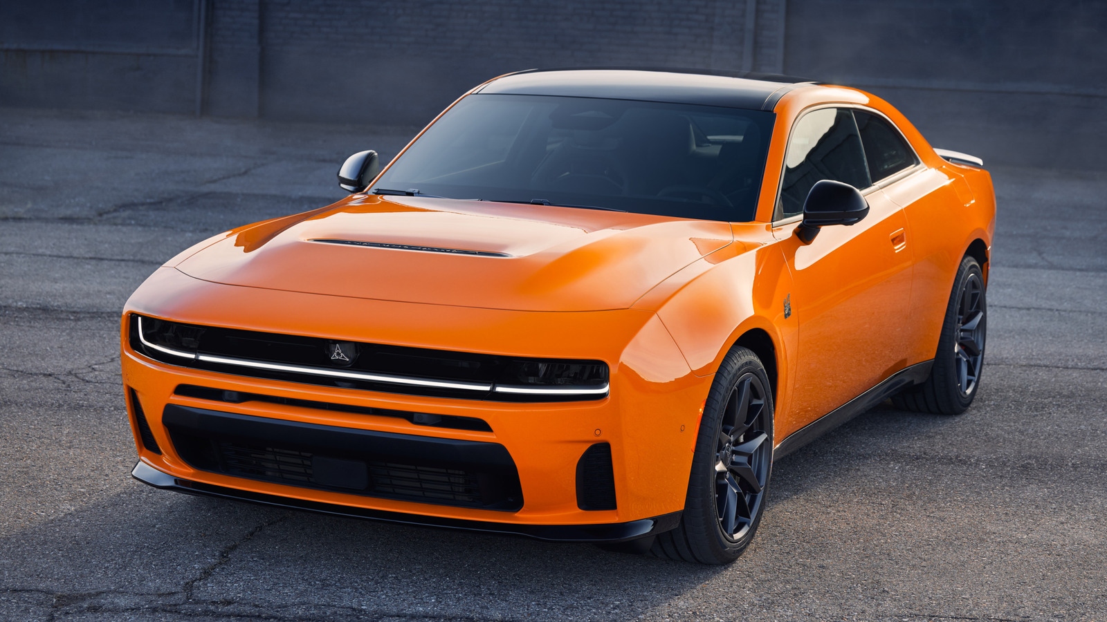 Featured image for 2026 Dodge Charger Sixpack Debuts as Classic Muscle Car with Gas Power
