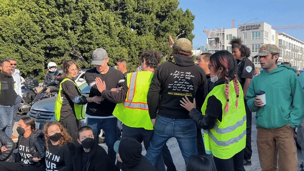 Featured image for Traffic Chaos as Ceasefire Protesters Halt LA Freeway Commute