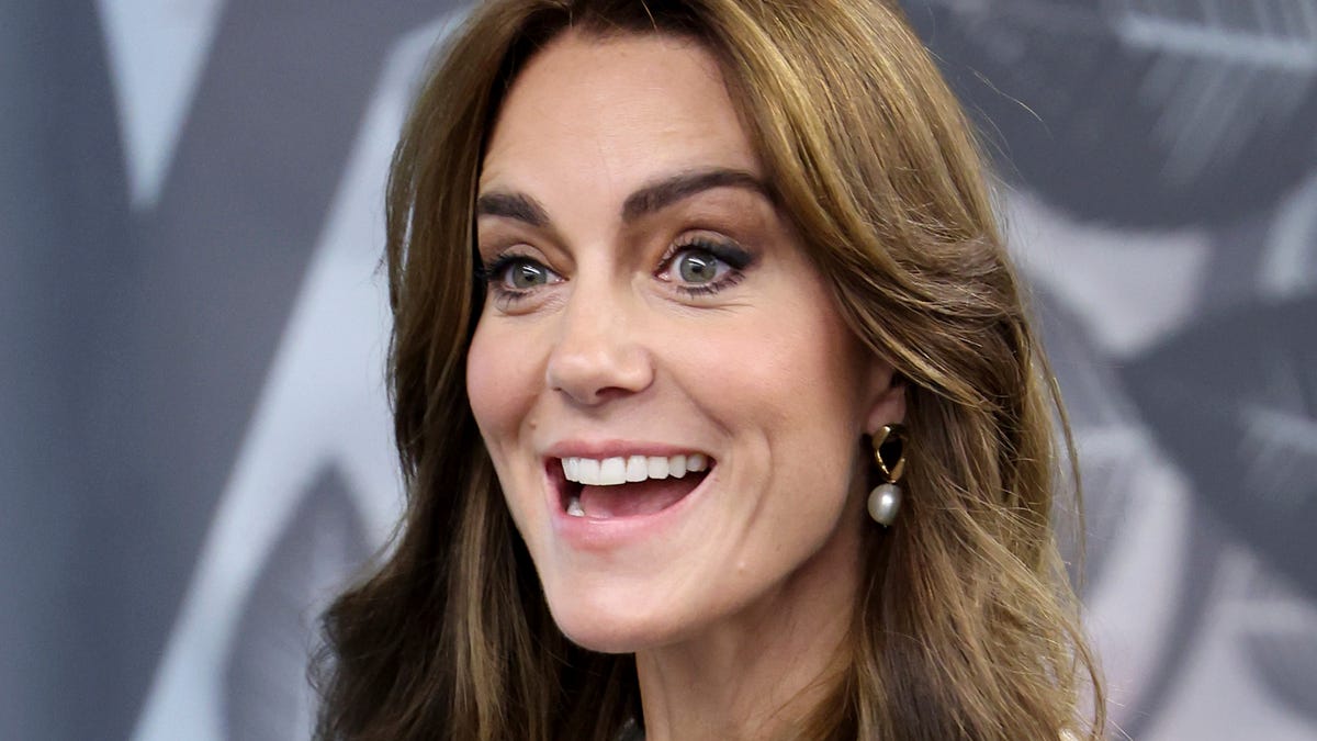 "Kate Middleton's Photo Editing Controversy: The Impact of Social Media Posts"