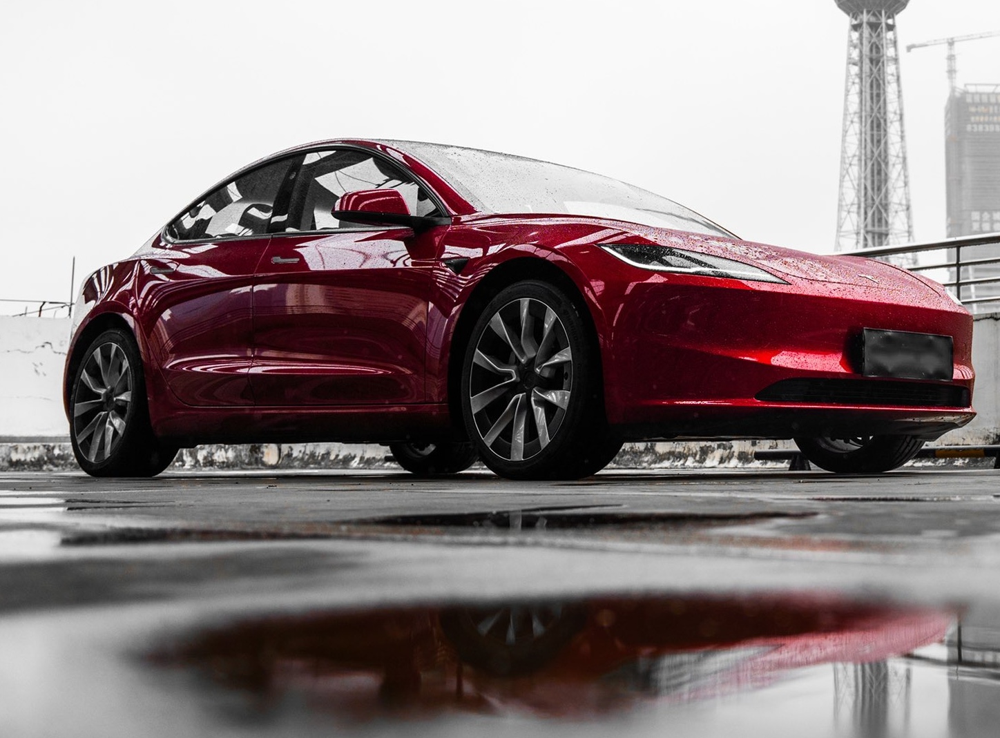 "Analyst Critiques Tesla as a Growth Company with No Growth"