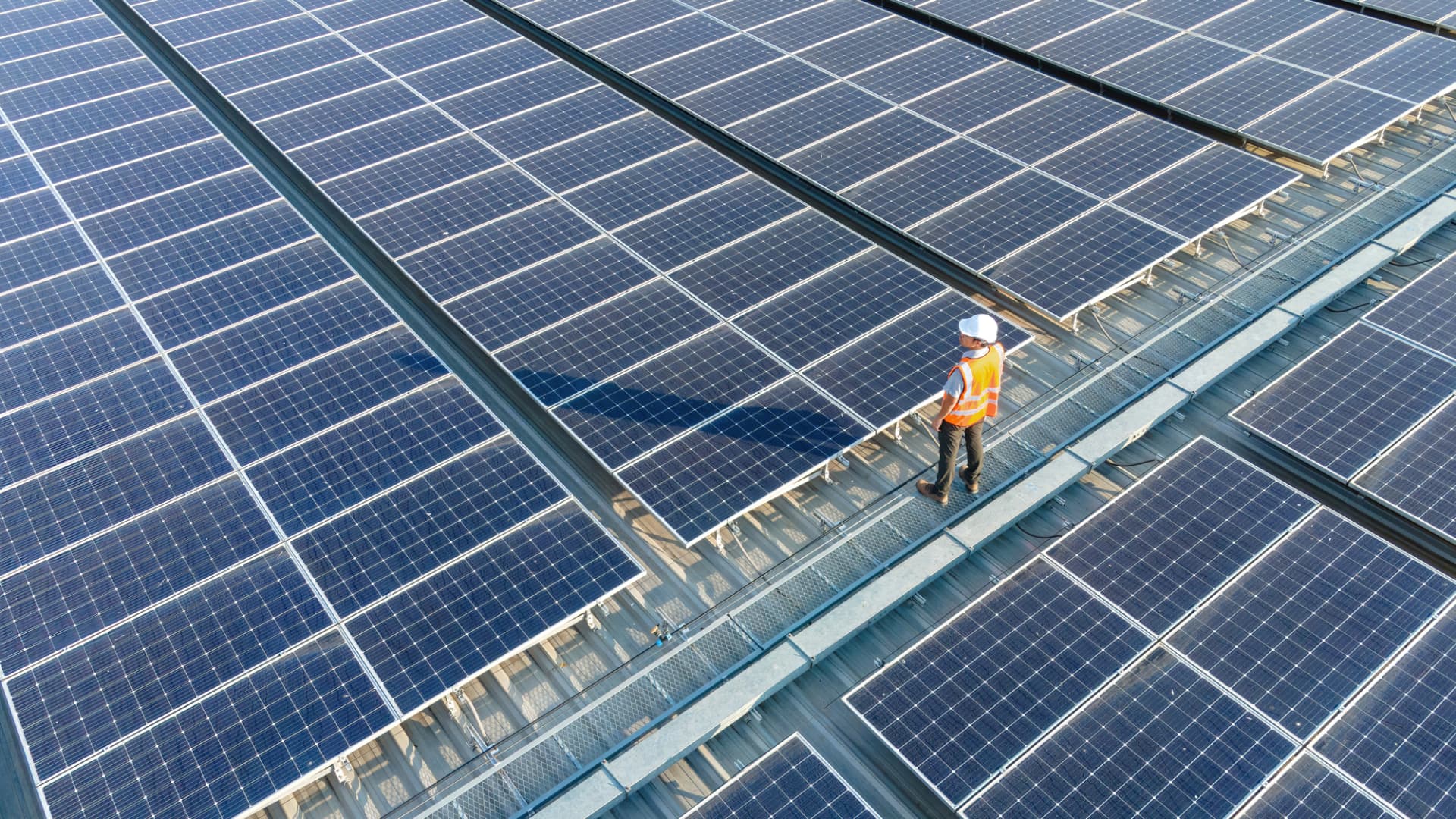 Featured image for Family Offices Shift Strategies Amid Market Uncertainty and Rising Alternative Investments