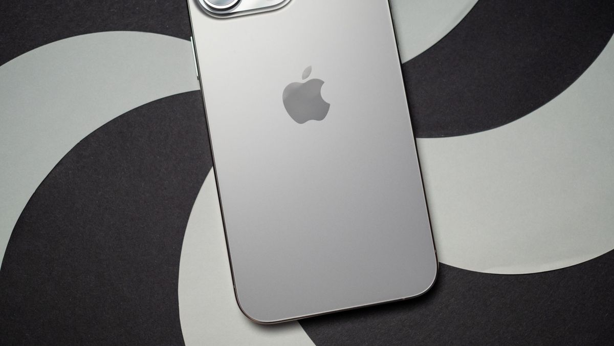 "Apple's Acquisition of DarwinAI Signals Major Advancement in AI Race"