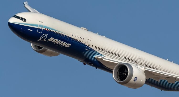 Featured image for Boeing Begins Issuing Layoff Notices Amid 17,000 Job Cuts