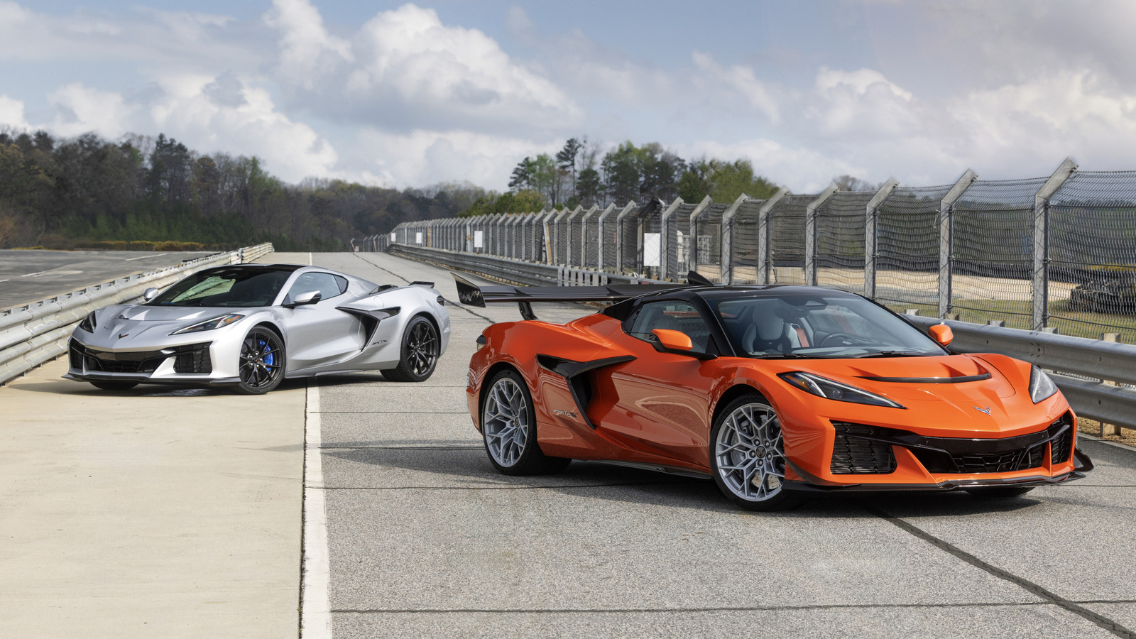 Featured image for Chevrolet Corvette ZR1X: America's 1,250-HP Hybrid Hypercar Sets New Speed Records