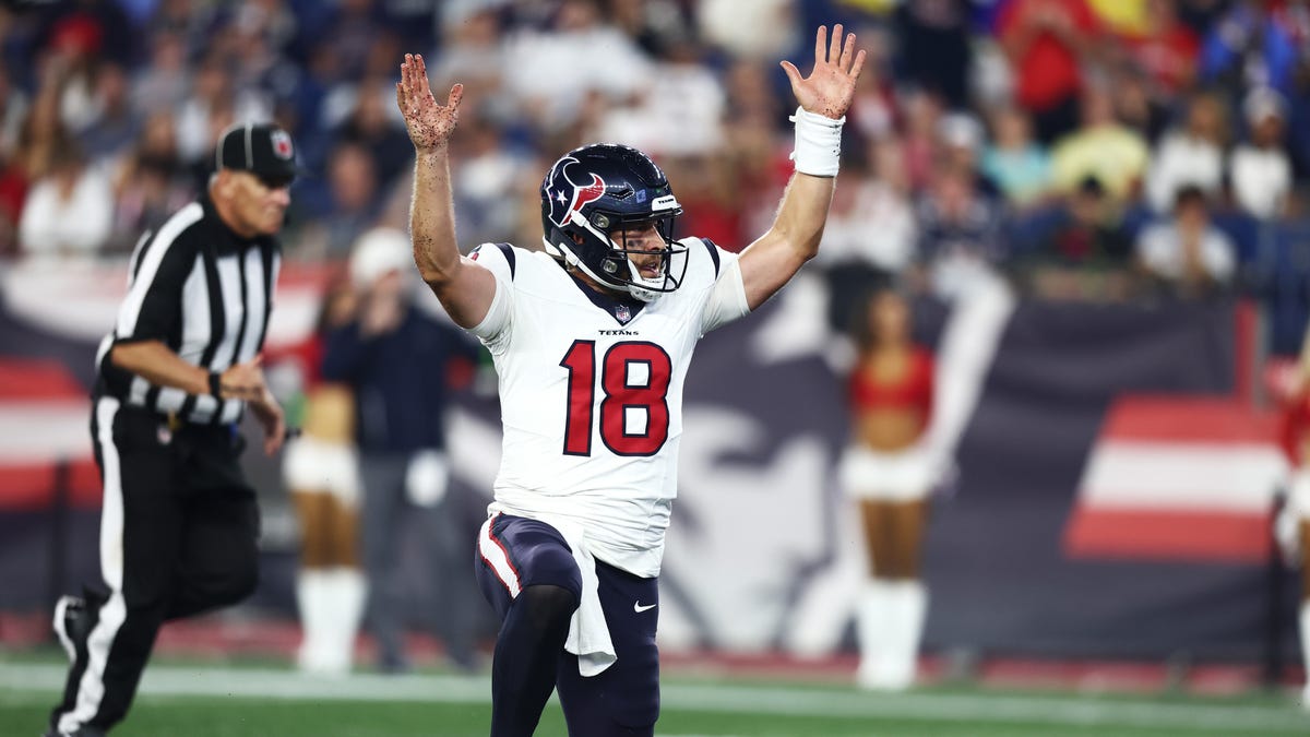 "Exploring Vikings' QB Options and Reactions After Kirk Cousins' Injury"