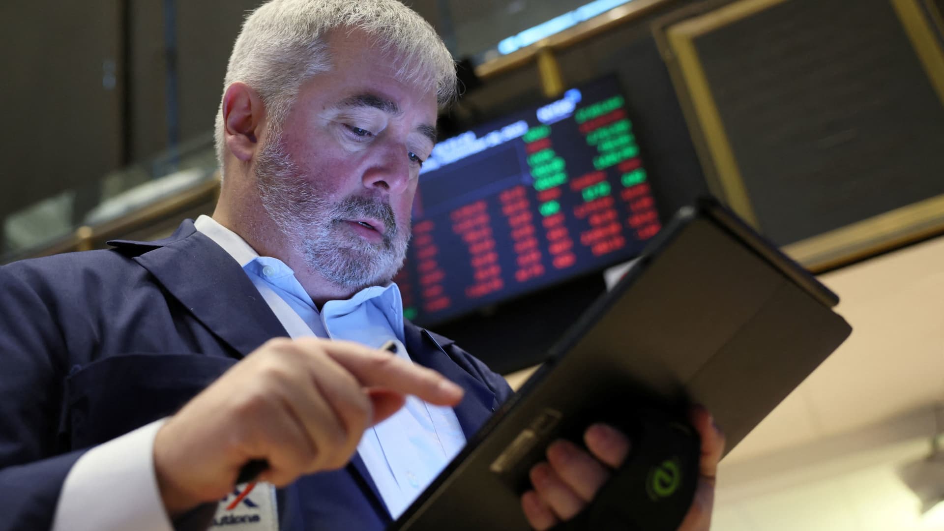 2023 Gain, Recession Fears, and Debunking Bear Market Arguments: Insights from CNBC Survey