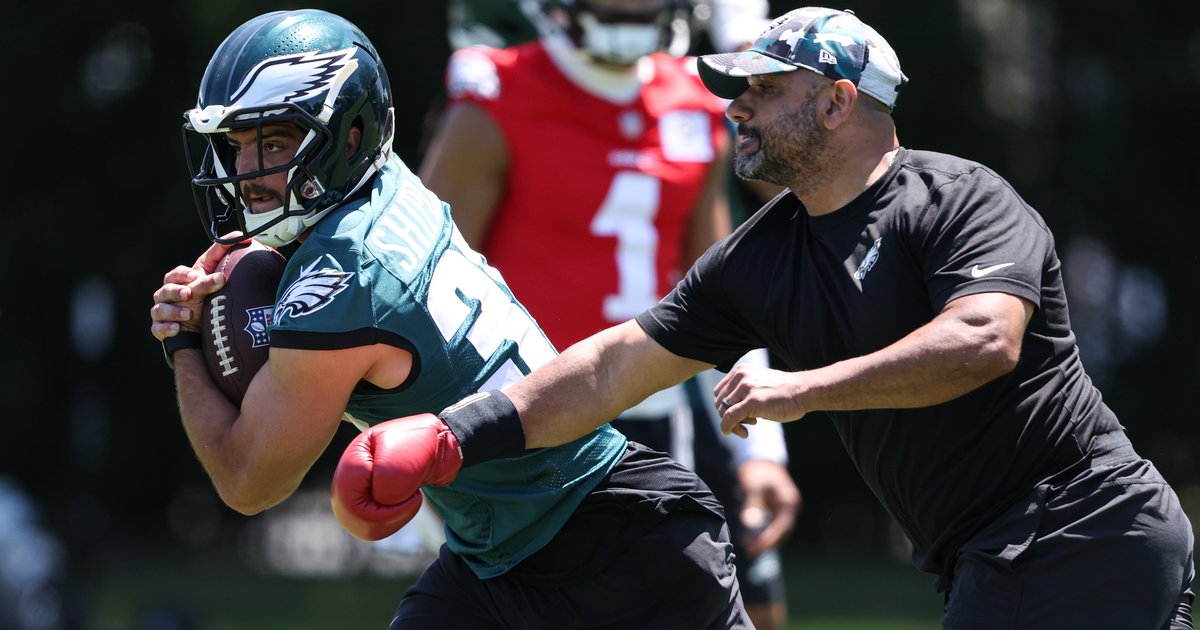 Featured image for Eagles Minicamp Highlights: Will Shipley Shines, Position Battles Heat Up