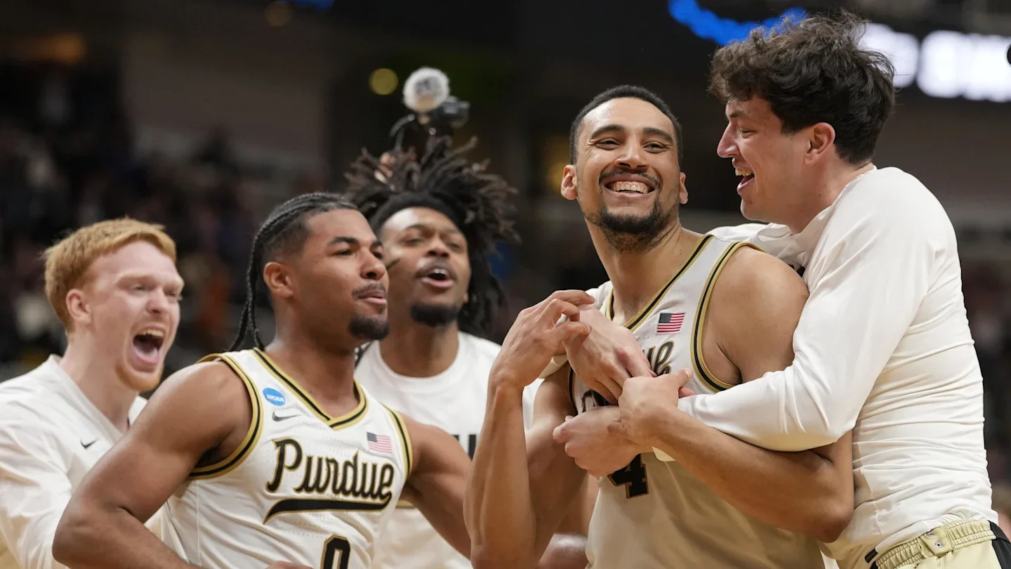 Kaufman-Renn's Last-Second Tip Lifts Purdue to Elite Eight
