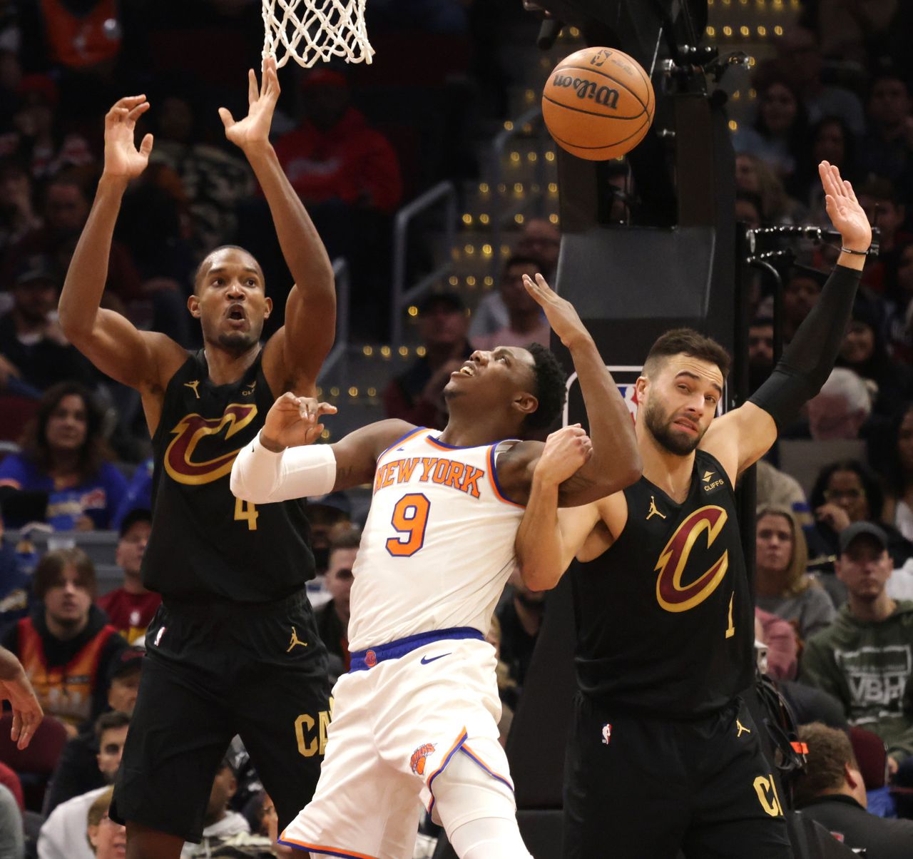 Cavs Continue to Struggle Against Dominant Knicks in Playoff Rematch