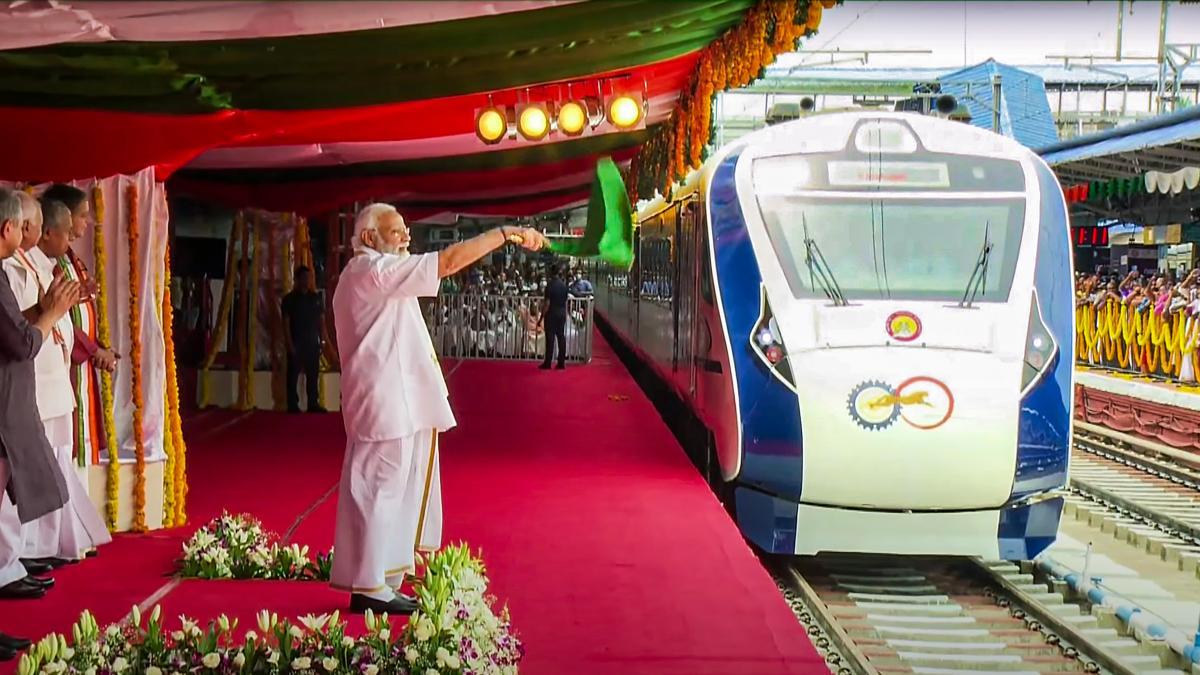 Vande Bharat train attacked with stones in Kerala